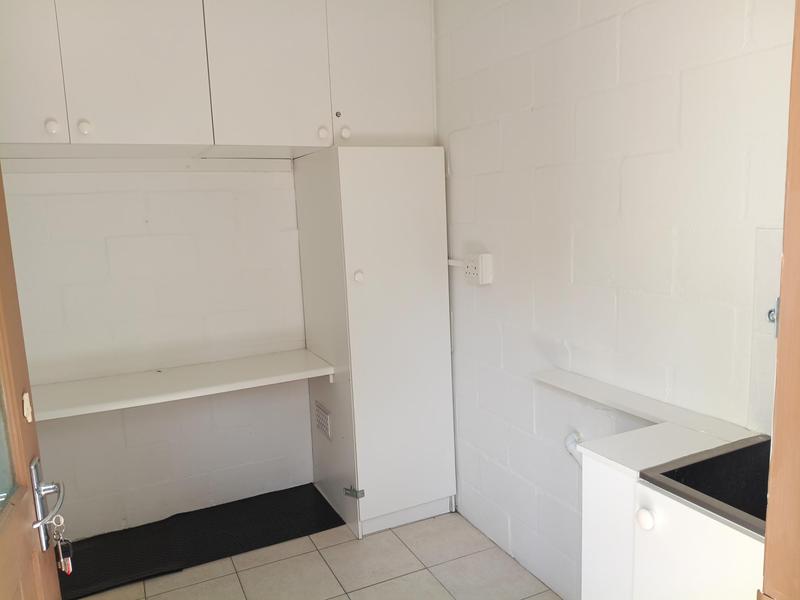 To Let 7 Bedroom Property for Rent in Bonnie Brae Western Cape